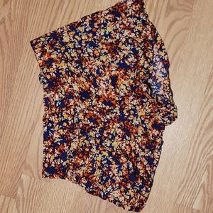 Kirra shorts size small